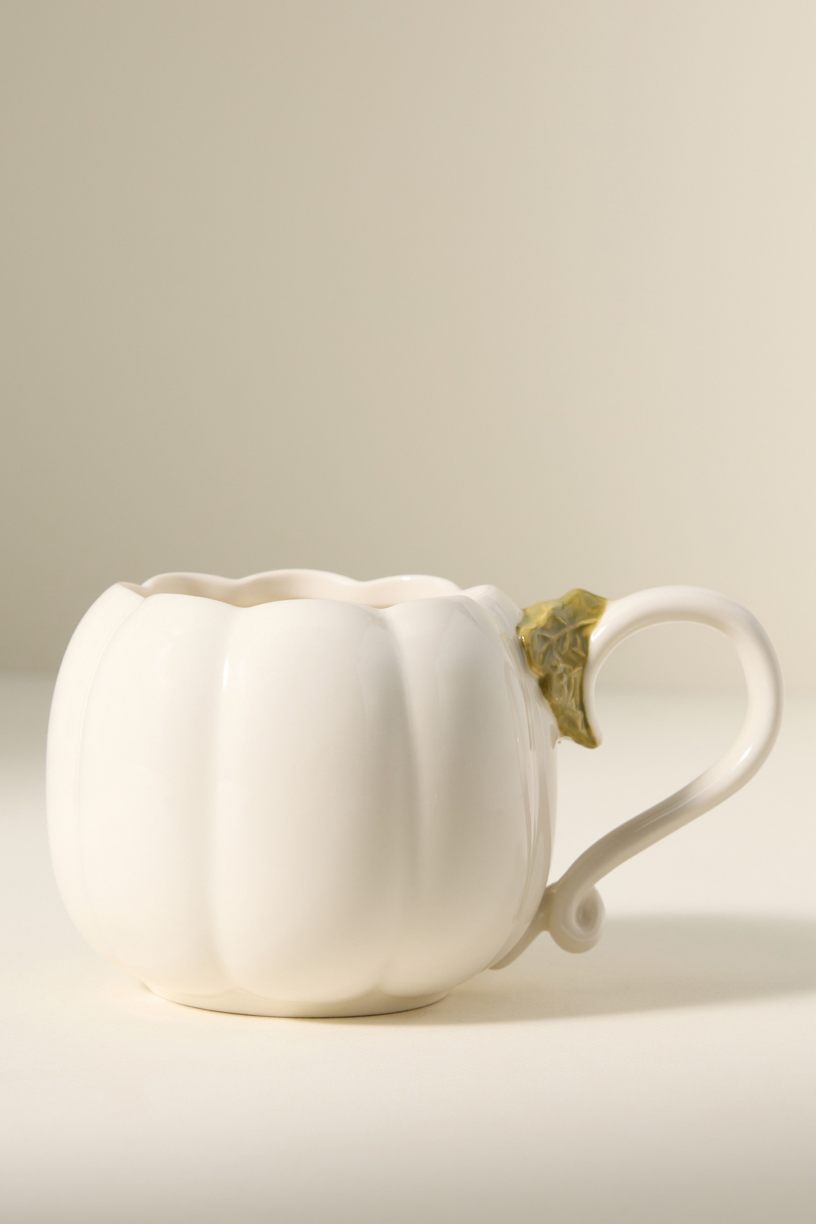 Lucy Figural Pumpkin Glazed Stoneware Mug (White)