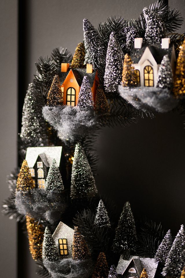 Halloween Spooky House Light-Up Wreath #1