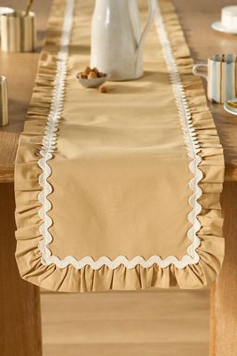 Ruby Rickrack Pleated Table Runner