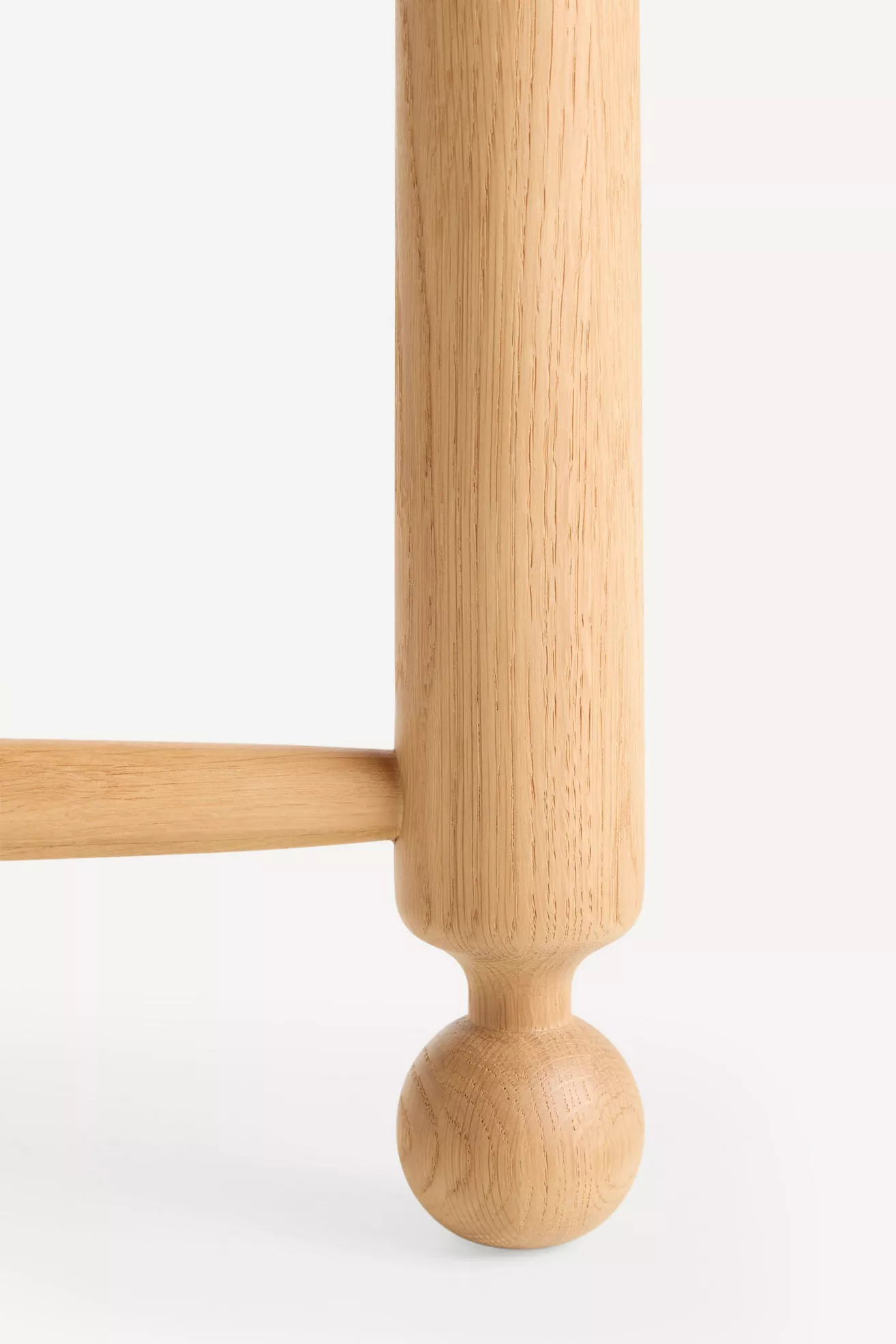 Roma Round 60"  Oak Wood Dining Table - thumbnail 4