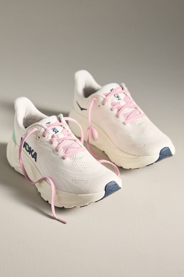 HOKA® Arahi 8 Sneakers