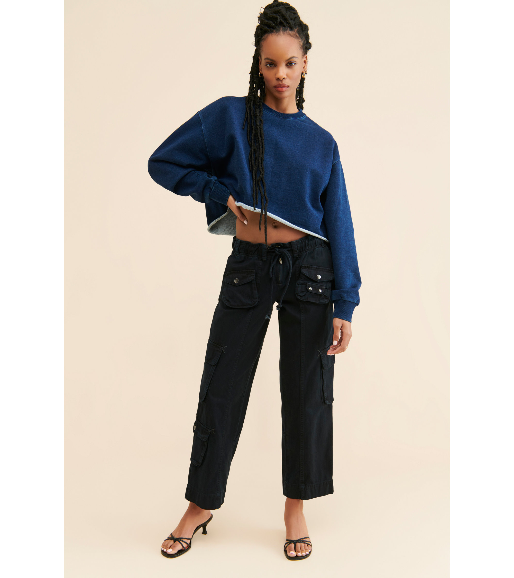 Cropped Baggy Sweatshirt — Image 4