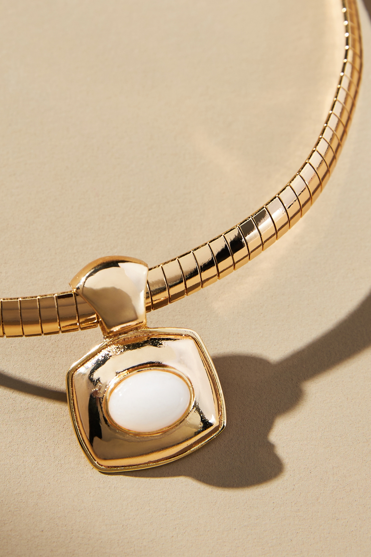 Stone Pendant Collar Necklace