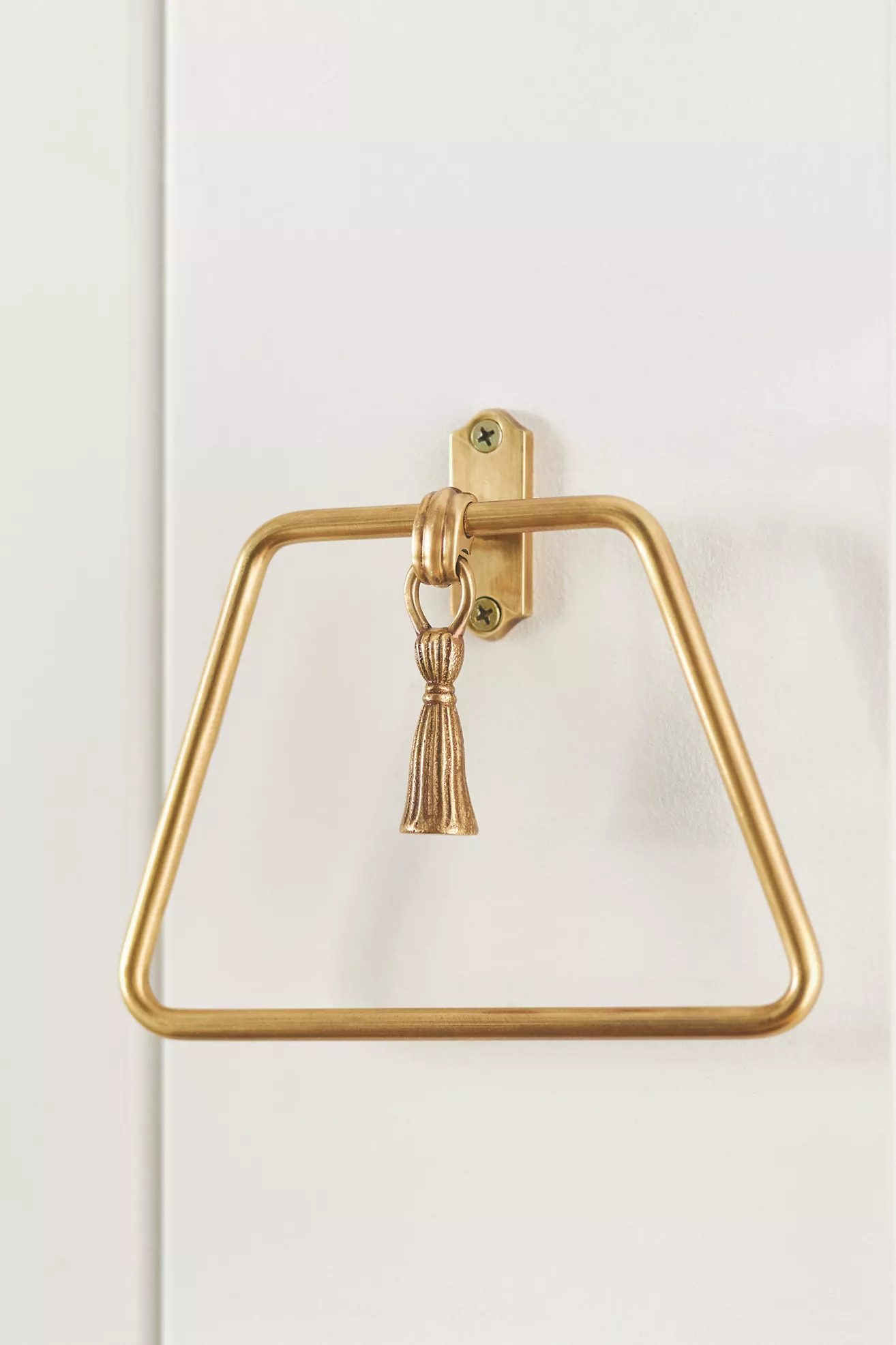 Lark Tassel Brass Towel Ring - thumbnail 3
