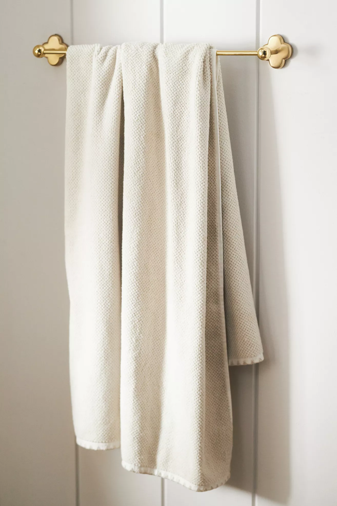 Quinn Clover Brass Towel Bar