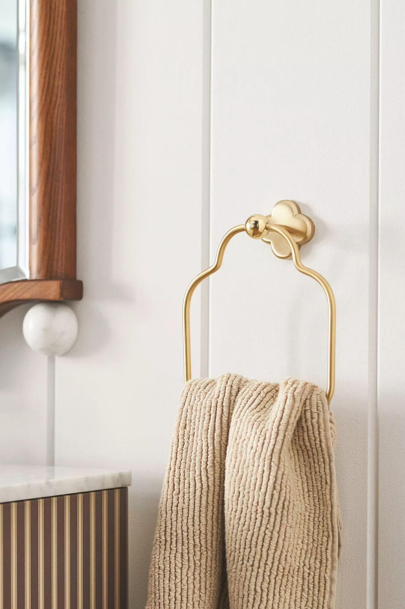 Quinn Clover Brass Towel Ring