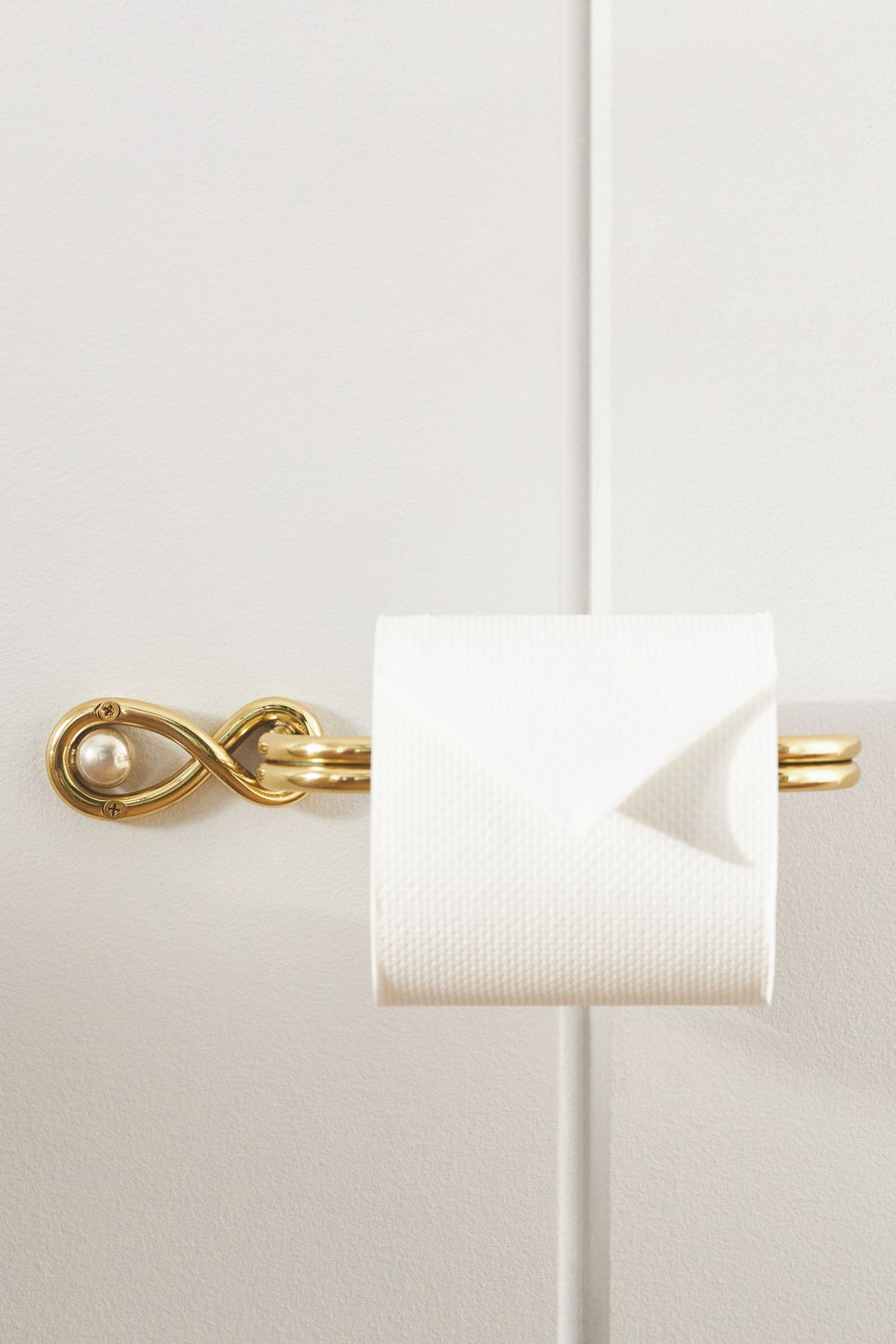 Tiffani Pearl Toilet Paper Holder - Polished Brass, Standard, One Size