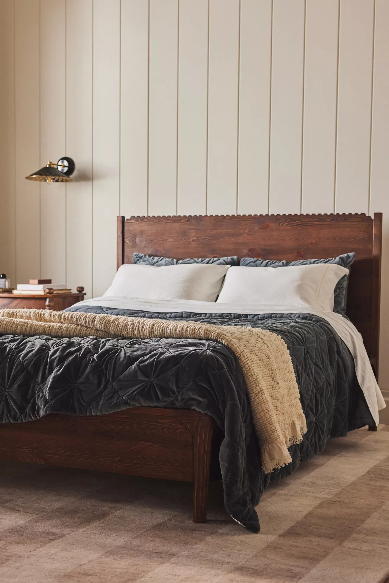 Aria Classic Oak Wood Bed