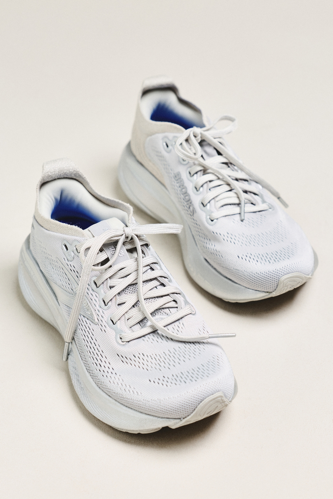 Brooks Adrenaline GTS Sneakers