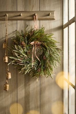 Fresh Grevillea + Pepperberry Wreath