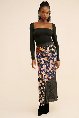 即発新品4y Dress skirt and its printed scarf 即発新品4y Dress skirt and its printed scarf 即発新品4y Dress