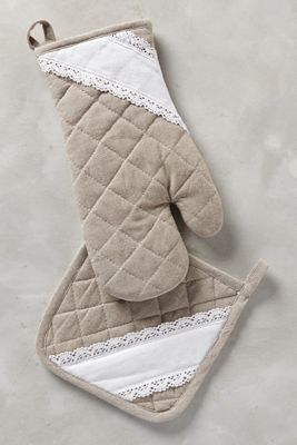 Lace-Crossed Pot Holder
