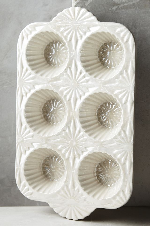 Raised Bloom Muffin Pan