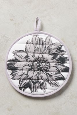 Nayla Pot Holder