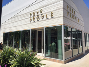 Free People Storefront In The Stanford Shopping Center Mall In Palo Alto  California Usa Stock Photo - Download Image Now - iStock