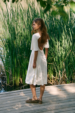 Hanalee Mi-longue par free-est en Ivoire Propre, pour femme chez Free People