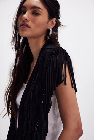 Женские аксессуары Understated Leather Wide Eyes Suede Fringe Collar, цвет: Чёрный — фото 2