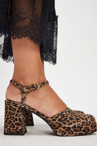 Mary Janes Eddi Léopard à Plateforme par Kelsi Dagger, pour femme taille: US 7.5 chez Free People