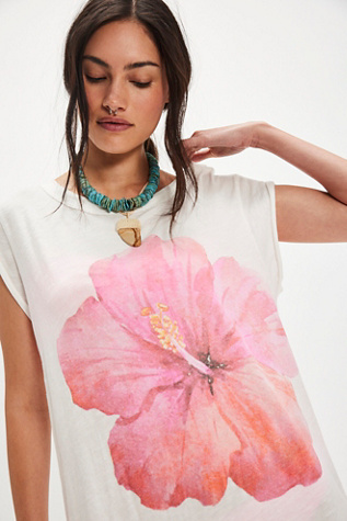 T-shirt Maxi Hibiscus par Ragabond en Blanc, pour femme taille: XL chez Free People
