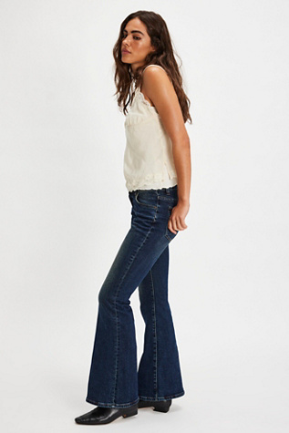 Neuw Hanne Low-Rise Bell Bottom Jeans - thumbnail 3