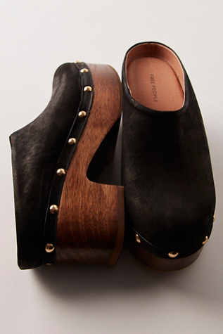 Calli Clogs product page