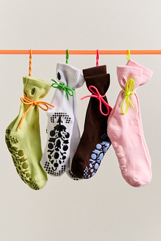 Total Buti Pilates Grip Socks