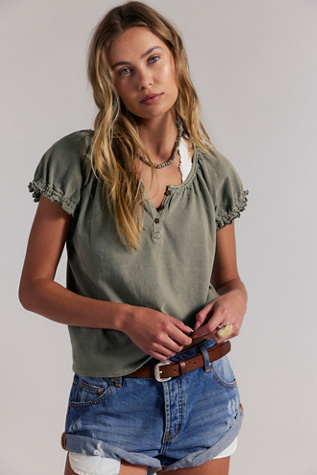 We The Free Issa Tee at Free People in Laurel Oak, Size: Medium