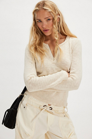 We The Free Haut à capuche et manches longues Speed Drive en Tea, pour femme taille: XS chez Free People