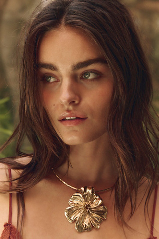 Alessia Structured Choker at Free People in Gold