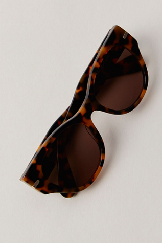 Quay Chit Chat Round Sunglasses at Free People in Brown