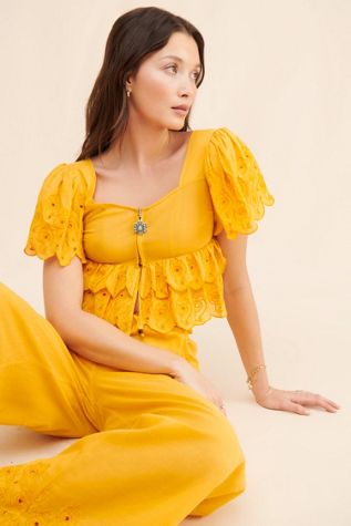 Abacaxi Seashell Embroidery Top