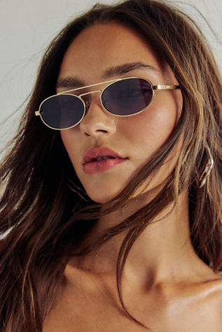 Banbe The Winnie Aviator Sunglasses at Free People in Gold
