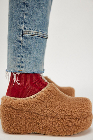 MOU Cozy Platform Clogs