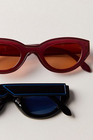 Lele Sadoughi Blue Tortoiseshell Round Sunglasses Lele Sadoughi Tortoise Sunglasses – The Color Collab main image 3