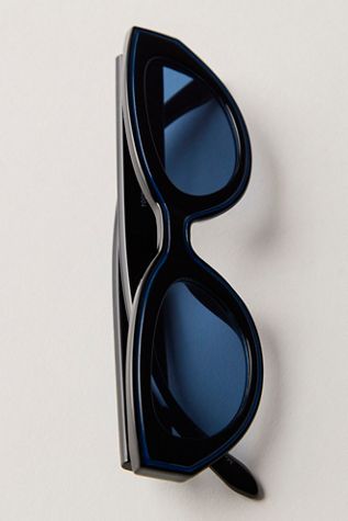 Lele Sadoughi Glitter Chelsea Sunglasses | Free People UK display picture 3