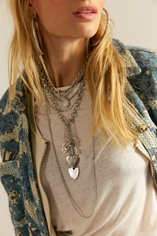 Tate Layer Necklace product page