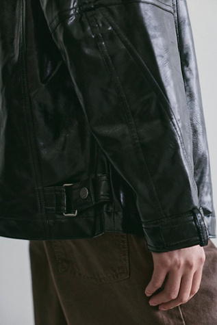 Женская куртка We The Free Sloane Vegan Leather, цвет: Чёрный — фото 3