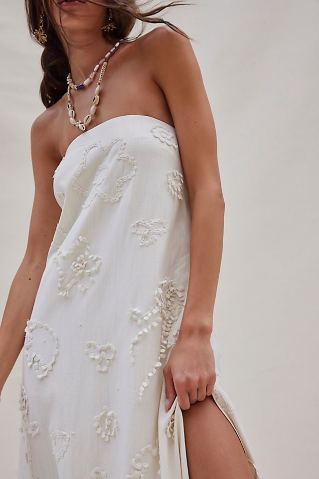 seashell white dress Sky Maxi Sweetheart Neckline D A T T |