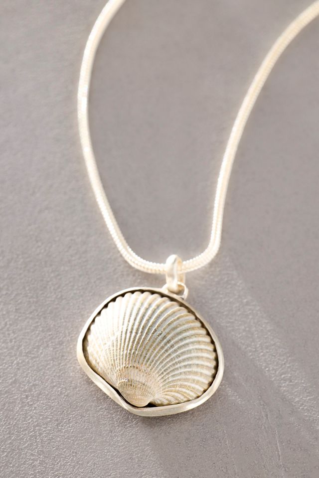 Dunton Ellerkamp Charcoal Shell Pendant Necklace #2