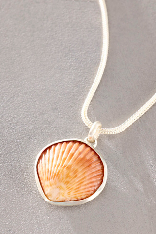 Dunton Ellerkamp Yellow Shell Pendant Necklace