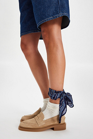 Mocassins Lana par FP Collection en Crème, pour femme taille: US 9.5 chez Free People