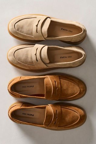 Mocassins Lana par FP Collection en Taupe, pour femme taille: US 8.5 chez Free People