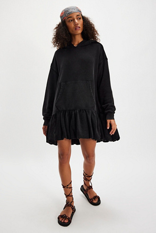 Sweat à capuche jour de pluie par Free People en Washed Black, pour femme