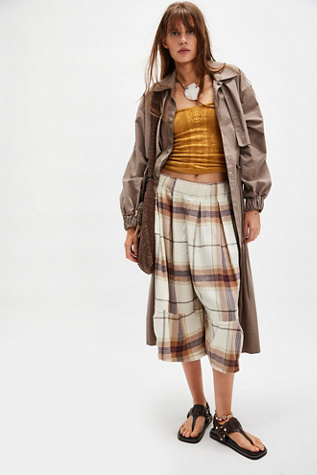 Ivy Puckered Plaid Crop Culotte Pants by Free People in White, Size: L