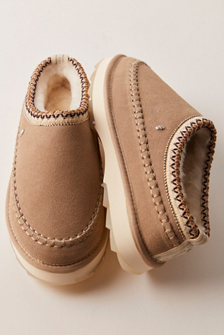 Sharky Adventure Scuff Slippers product page