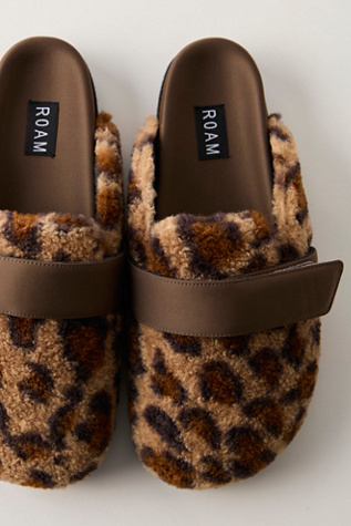 ROAM Fuzzy Leo Loafer Slippers
