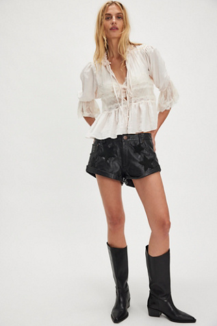 Женские шорты OneTeaspoon Bandits Low-Waist Embellished Leather, цвет: Чёрный — фото 3