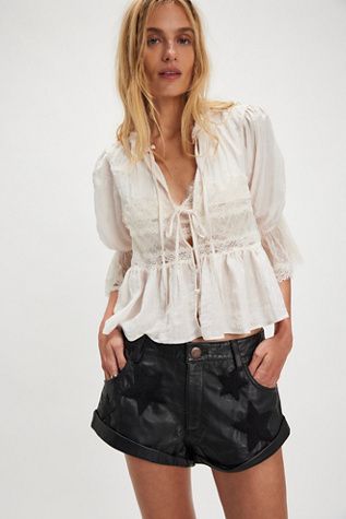 Женские шорты OneTeaspoon Bandits Low-Waist Embellished Leather, цвет: Чёрный — фото 4