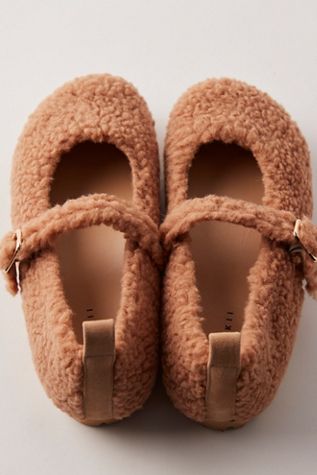 Monday Curly Mary Janes