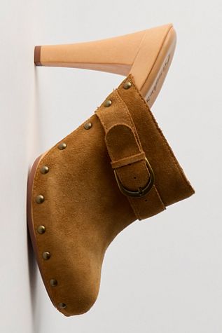 Candie’s x FP Buckle Clogs